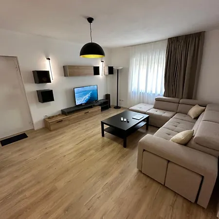 Small Boutique & Garden Apartman