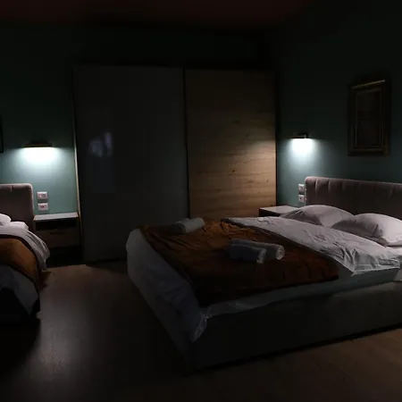 Small Boutique & Garden Apartman *