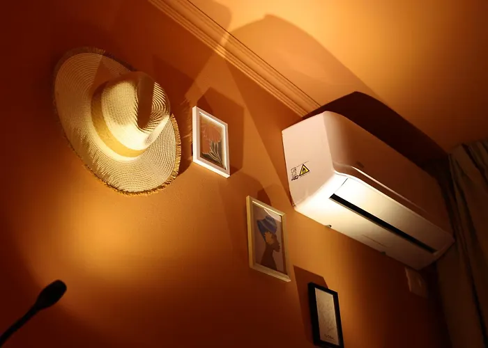 Small Boutique & Garden 地拉那